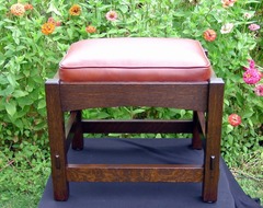 Gustav Stickley Style Footstool With Drop-in Cushion
